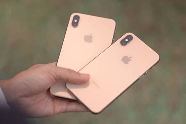 Бренды выпускают по несколько флагманов сразу. Что случилось?