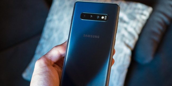 Galaxy S10 проверили на прочность и устойчивость к царапинам