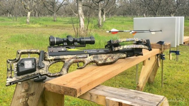 MacBook Pro испытали на прочность выстрелом из арбалета (видео)