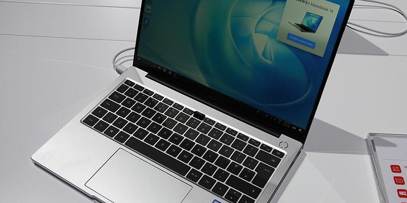 Почему складной смартфон Huawei Mate X — самый технологичный гаджет в мире прямо сейчас / Смартфоны