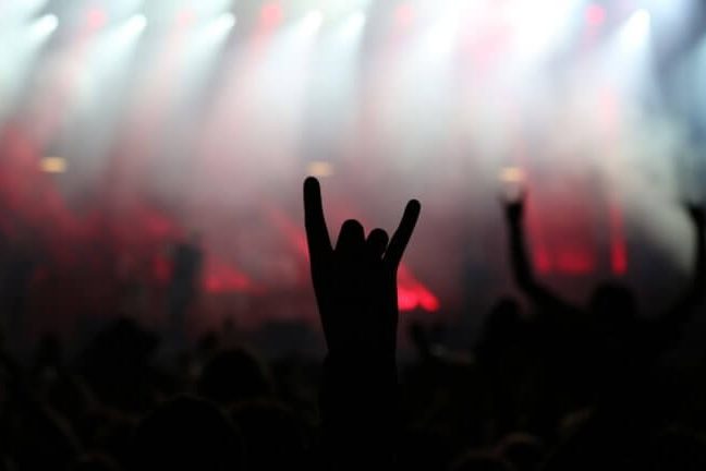 Искусственный интеллект сочиняет музыку в стиле death metal в прямом эфире