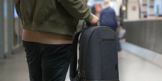 смарт-рюкзак со сканером отпечатков пальцев и подсветкой (9 фото + видео)