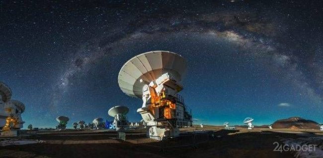 Совсем скоро астрономы покажут чёрную дыру Млечного Пути (3 фото)