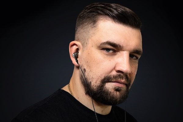 Баста и re:Store выпустили наушники и колонки