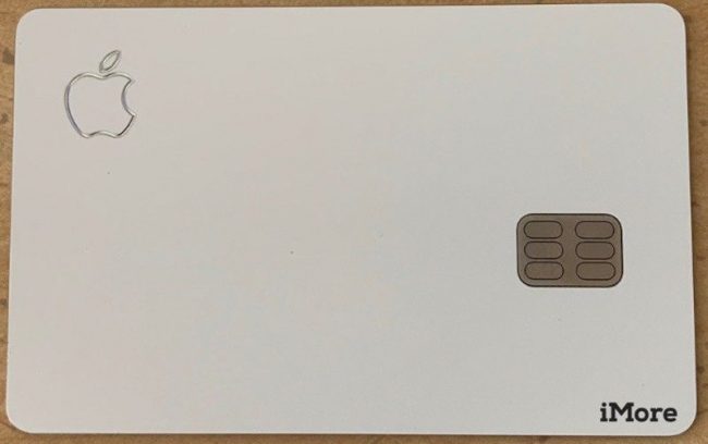 В сеть попали снимки Apple Card
