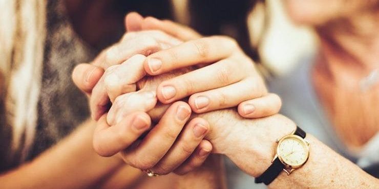 Что лучше сказать человеку вместо банальных «не переживай» или «не волнуйся»