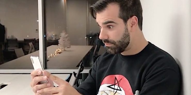 Rainbrow – игра для iPhone, управлять которой нужно бровями