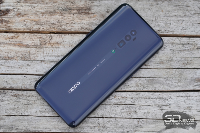 OPPO Reno 10x Zoom, задняя панель: три объектива камеры, лазерная подсветка автофокуса и декоративный керамический выступ