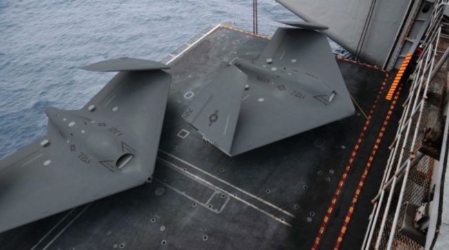 Китай продемонстрировал военный невидимый беспилотник для запуска с авианосца