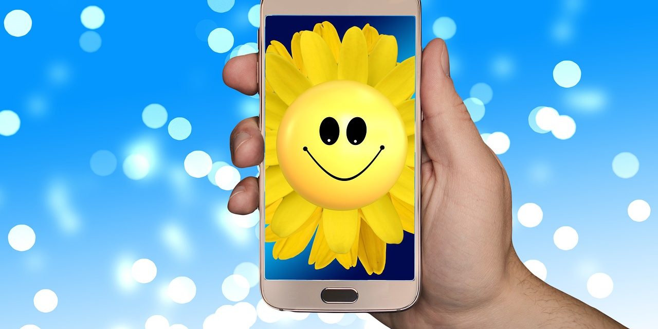 В Twitter появился бот Emoji Mashup Bot, создающий новые эмодзи