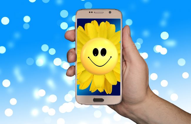 В Twitter появился бот Emoji Mashup Bot, создающий новые эмодзи