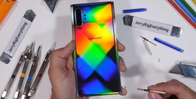Galaxy Note 10+ погнули, поцарапали и подожгли