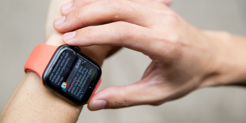Как выжать максимум из аккумулятора Apple Watch во время путешествий