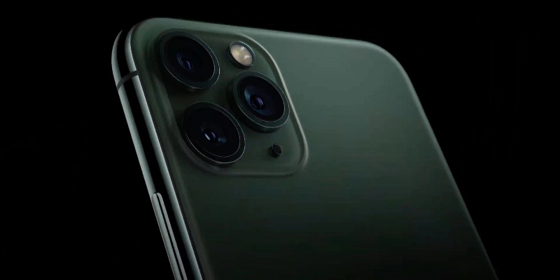 У новых iPhone странная камера: она выпирает дважды