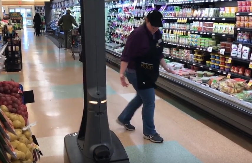 В американском магазине робот выводит из себя покупателей и продавцов