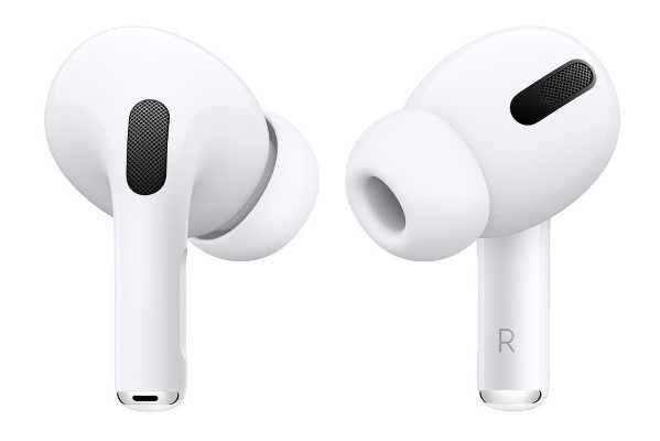 Apple подрисовывает Тиму Куку наушники. Выглядит очень странно