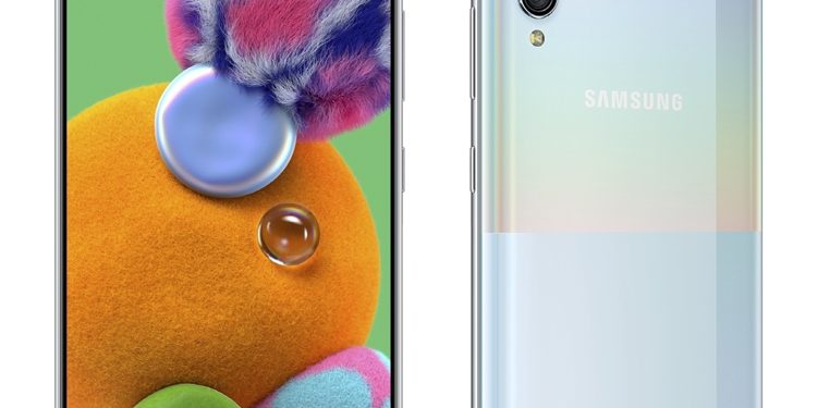 экран Full HD+ Infinity-U и тройная камера