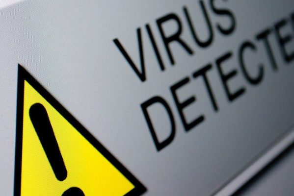 Миллионы пользователей Android и iOS пострадали от заражённых приложений