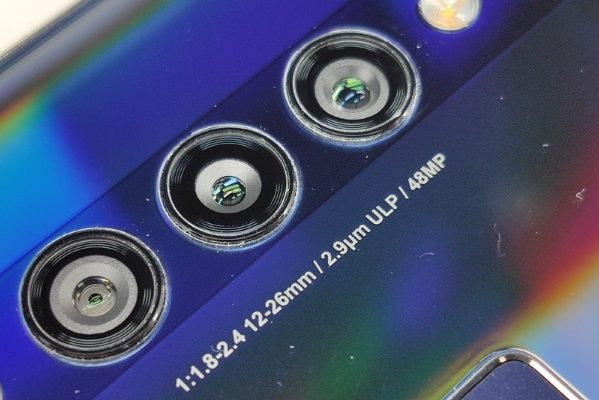 В России появился TCL PLEX — недорогой смартфон с тройной камерой