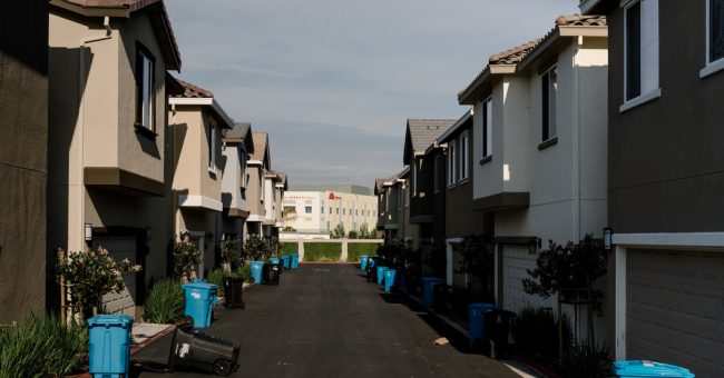 <pre>Apple выделяет 2,5 миллиарда долларов на облегчение жилищного кризиса в Калифорнии