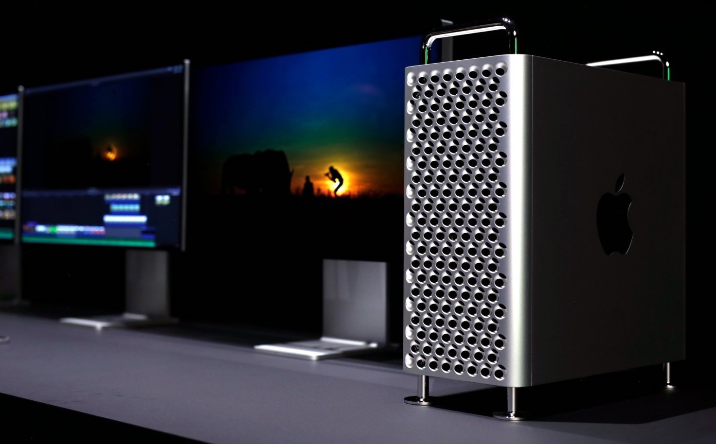 Трамп посетит завод по сборке новых Mac Pro. Кук надеется договориться о тарифных льготах