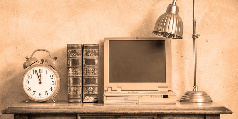 <pre>ПК должен был умереть десять лет назад. Вместо этого это произошло