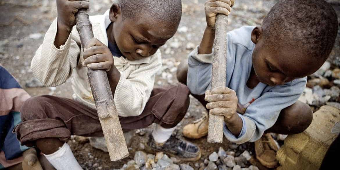 Apple, Google, Dell, Microsoft и Tesla обвиняются в использовании детского труда для добычи кобальта в Конго