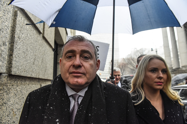 <pre>Вот что поделился Джулиани Лев Парнас с WhatsApp, когда исследовал теорию заговора в Украине