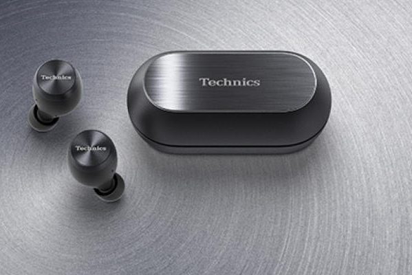 В Россию вернулись наушники культового бренда Technics