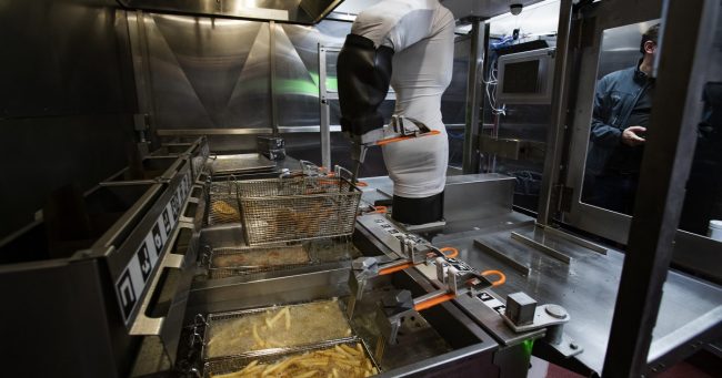 <pre>Познакомьтесь с переворачивающимися гамбургерами роботами, которые могут захватить кухни быстрого питания