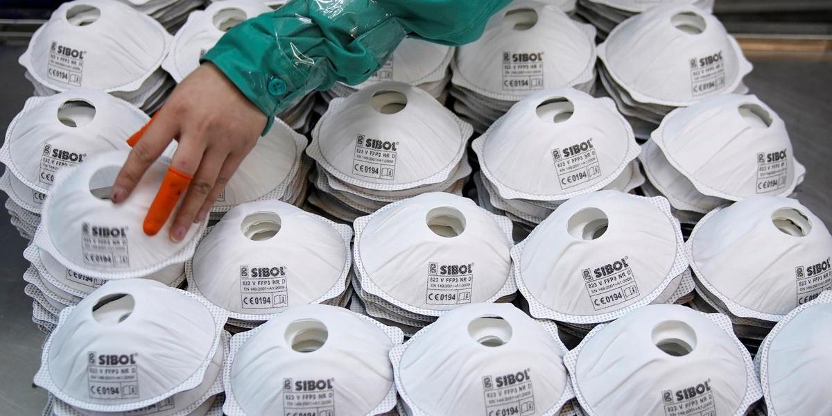 Foxconn займётся производством медицинских масок вместо сборки iPhone