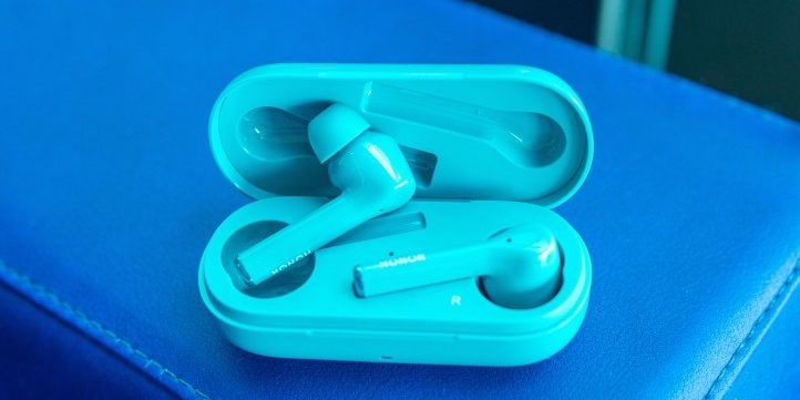 Honor представила TWS-наушники с гибридным шумоподавлением