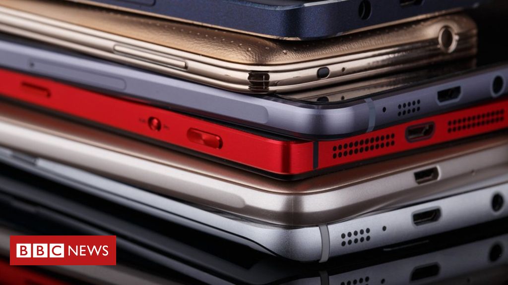 <pre>Тысячи мобильных телефонов и ноутбуков были утеряны правительством Великобритании за год