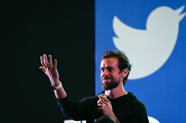 <pre>Сотрудники Twitter демонстрируют поддержку генеральному директору в боевой форме с #WeBackJack Hashtag