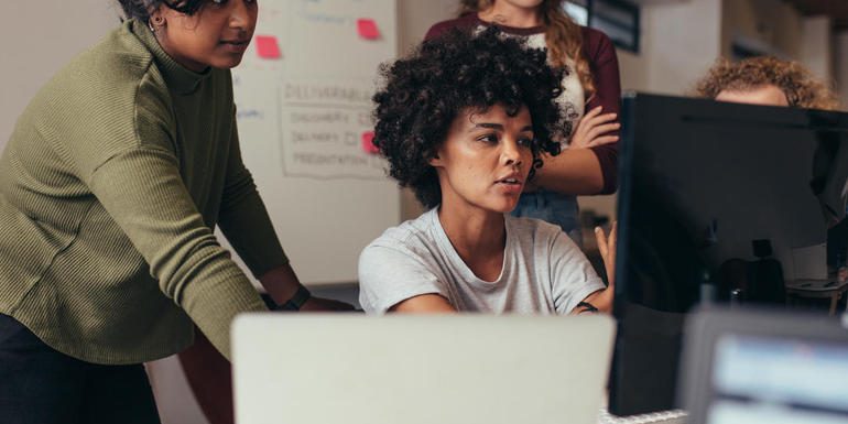 <pre>Microsoft Teams только что добавила новую интеграцию с Outlook, обновления чата и многое другое