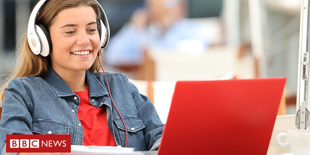 <pre>Блокировка от коронавируса: ноутбуки предлагаются для онлайн-уроков в школе дома