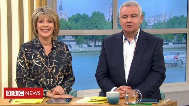 <pre>Коронавирус: Имонн Холмс подвергся обстрелу из-за комментариев 5G