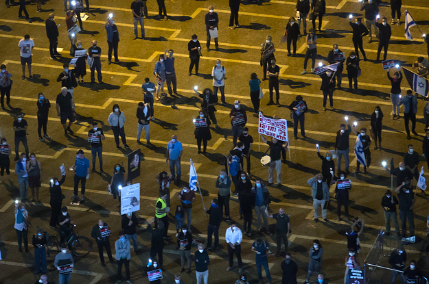 <pre>Коронавирус убил массовые протесты, поэтому протестующие вышли в интернет. Но они вернутся.