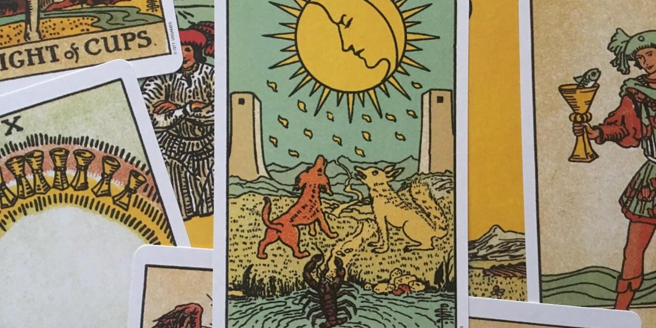 Гадание на картах Таро: предсказание судьбы по инструкции
