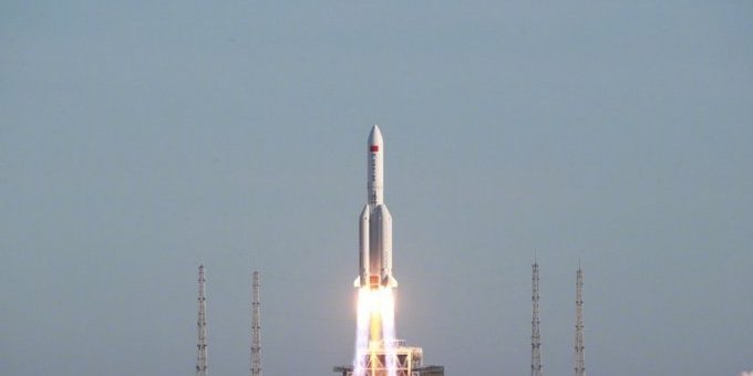 Тяжелая китайская ракета Chang Zheng 5B совершила успешный старт (2 фото + видео) » 24Gadget.Ru :: Гаджеты и технологии