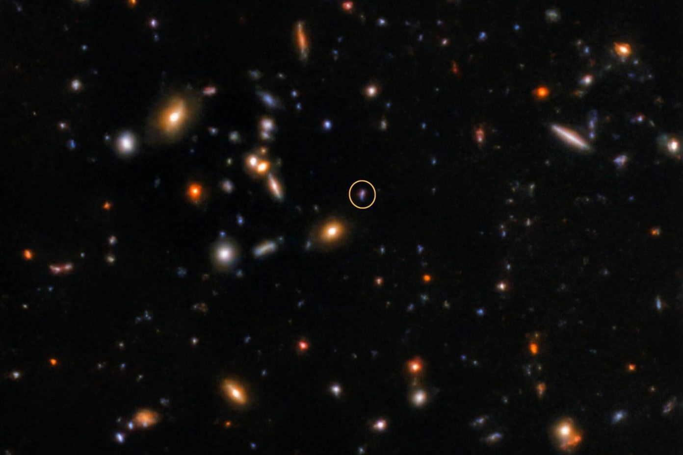 Астрономы обнаружили последствия самой древней вспышки в наблюдаемой Вселенной