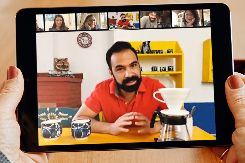 <pre>Их бизнес стал виртуальным. Затем Apple захотела сократить.