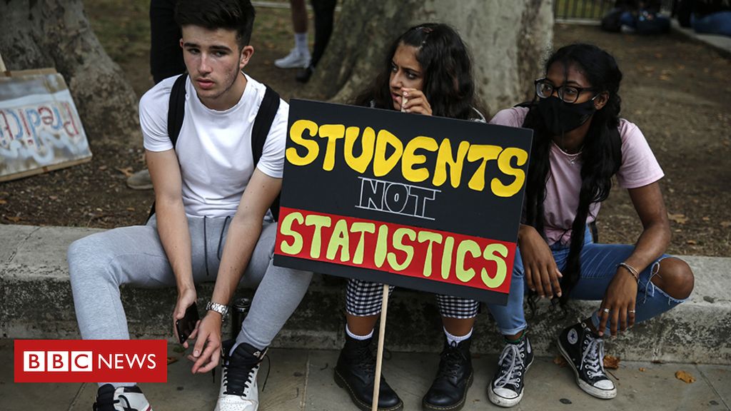 <pre>Уровни A: «Жульнический» алгоритм Ofqual находится на рассмотрении