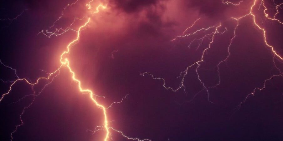 Чем летняя гроза вредна для здоровья?