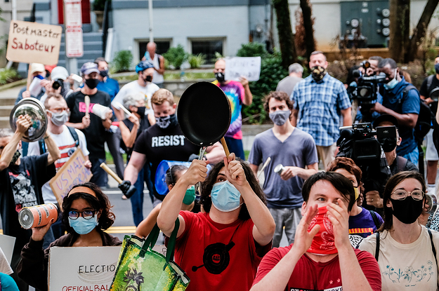 <pre>Дональд Трамп борется с почтой. Он не первый президент, сделавший это.