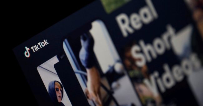 <pre>Трамп нацелен на WeChat и TikTok в связи с резкой эскалацией отношений с Китаем