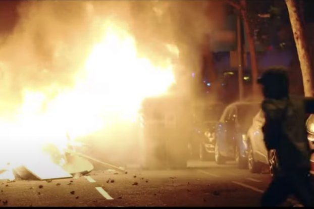 <pre>Видео RNC о бунтовщиках в «Америке Байдена» на самом деле находится на улице Барселоны, Испания