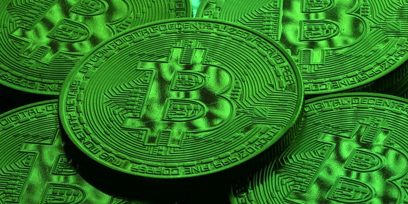 Институциональные инвесторы закупают биткоин От Investing.com