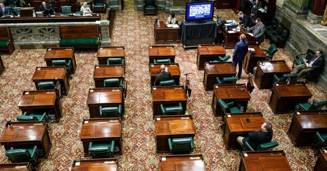 <pre>Схема передачи выборщиков Трампа в законодательные собрания штатов крайне маловероятна.