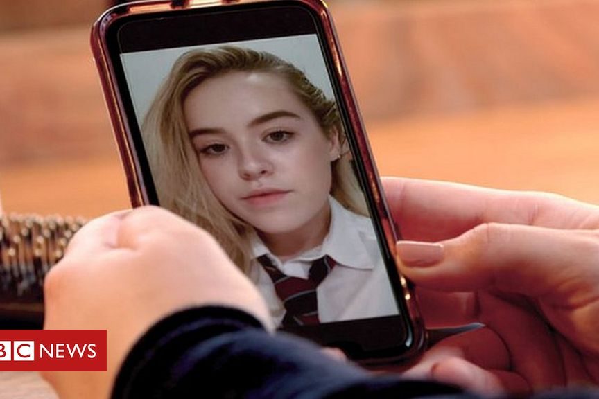 <pre>TikTok не смог запретить «детей-хищников»